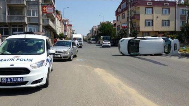 14 Yaşındaki Çocuk Babasının Otomobili Ile Kaza Yaptı