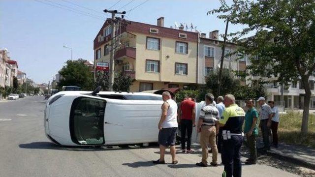 14 Yaşındaki Çocuk Babasının Otomobili Ile Kaza Yaptı