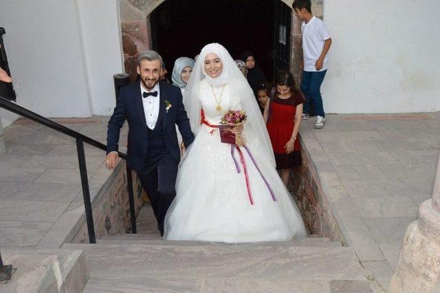 Vali Güvençer Genç Çiftin Nikah Şahidi Oldu