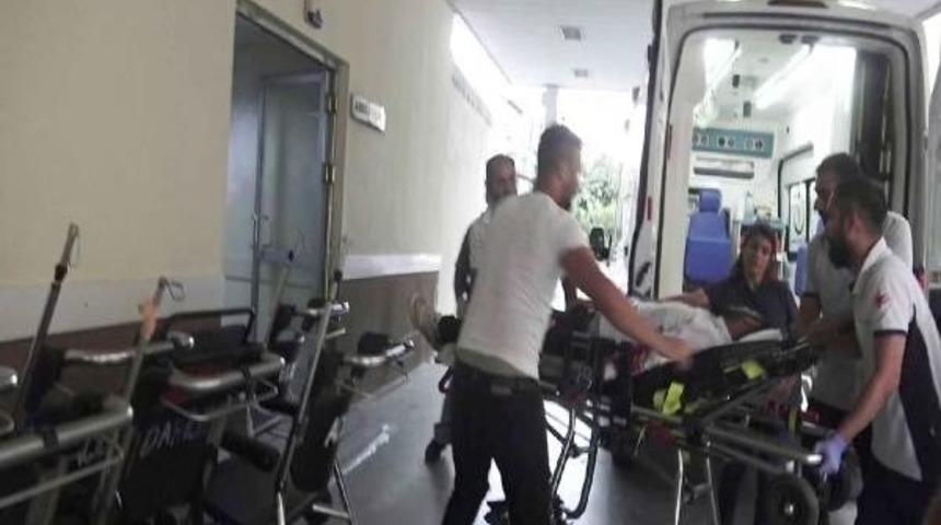 Otomobilden A&ccedil;ılan Ateşle Izine Gelen Asker &Ouml;ld&uuml;, Babası Ve Kuzeni Yaralandı