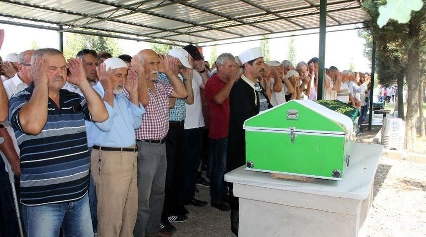 Uludağ&rsquo;da U&ccedil;urumdan D&uuml;şen &Ouml;ğrenci G&ouml;zyaşları İ&ccedil;inde Toprağa Verildi