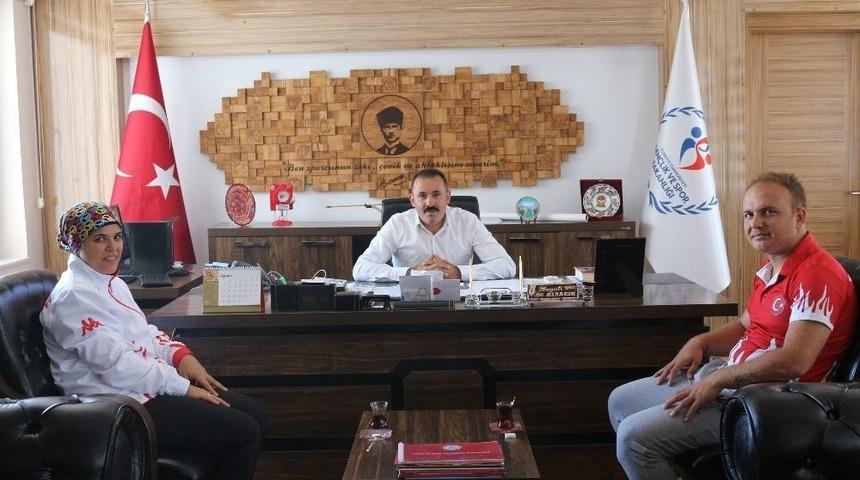 Olimpiyat &Uuml;&ccedil;&uuml;nc&uuml;s&uuml; Sporcudan Kısacık&rsquo;a Ziyaret