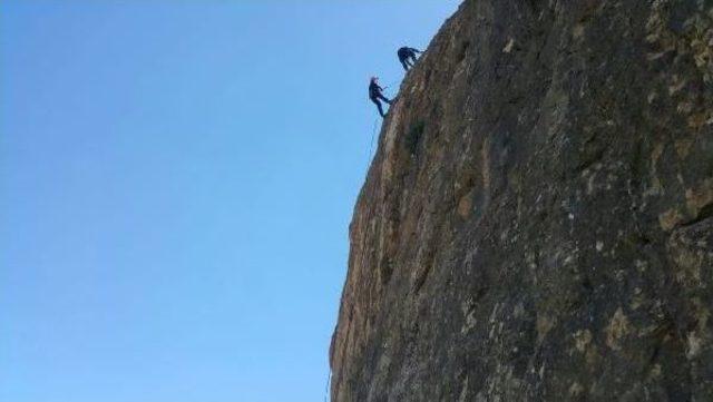 Hakkarili Dağcılar Tırmanış Için Yeni Rota Belirledi