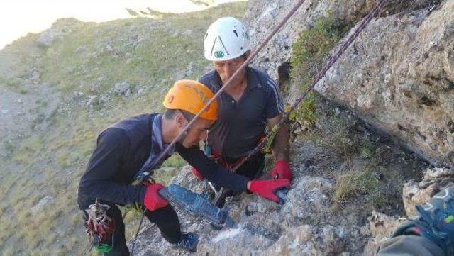 Hakkarili Dağcılar Tırmanış Için Yeni Rota Belirledi