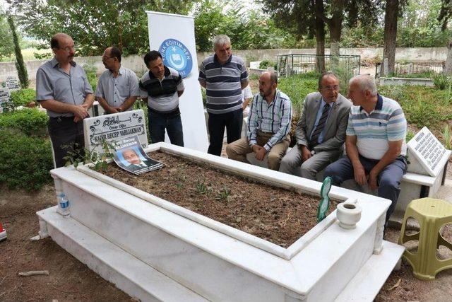 Merhum Başkan Varlıakman Mezarı Başında Anıldı