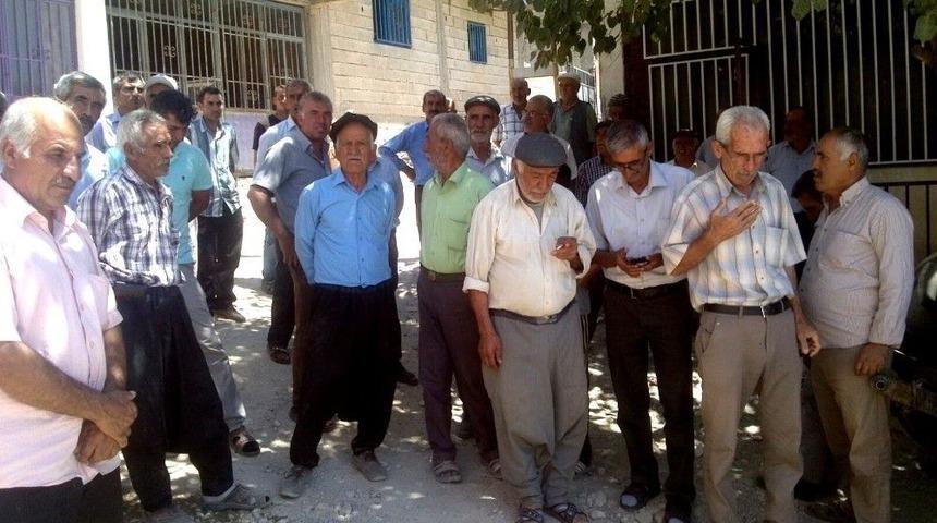 D&ouml;rt G&uuml;nde Yarım Saat Su