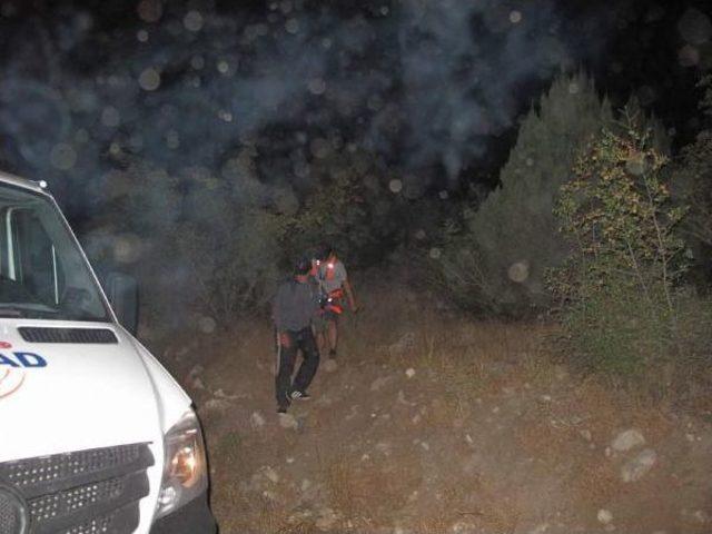 Kayalıklarda Mahsur Kalan 5 Genç Kurtarıldı