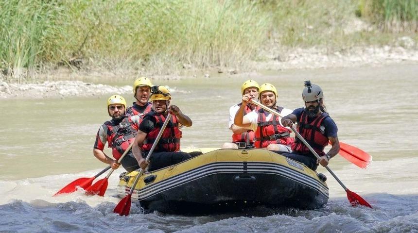 Kelkit &Ccedil;ayı&rsquo;nda Rafting Heyecanı