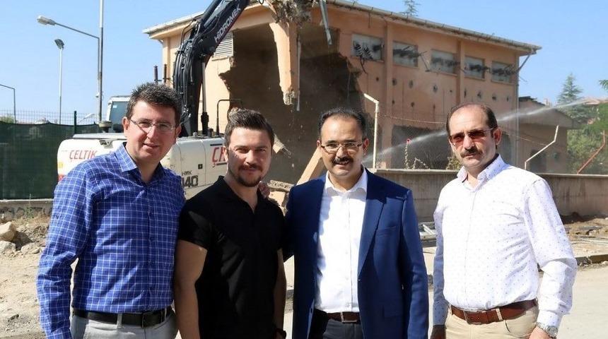 Uşak&rsquo;ta Yenilenen Caddeler Halktan Beğeni Topluyor