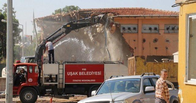 Uşak’ta Yenilenen Caddeler Halktan Beğeni Topluyor