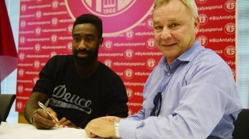 Antalyaspor, Djourou Ile 2 Yıllık S&ouml;zleşme Imzaladı