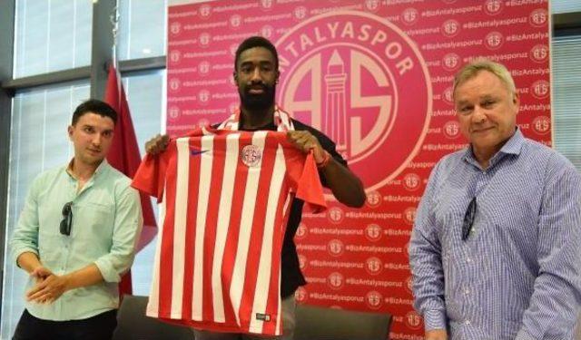 Antalyaspor, Djourou Ile 2 Yıllık Sözleşme Imzaladı