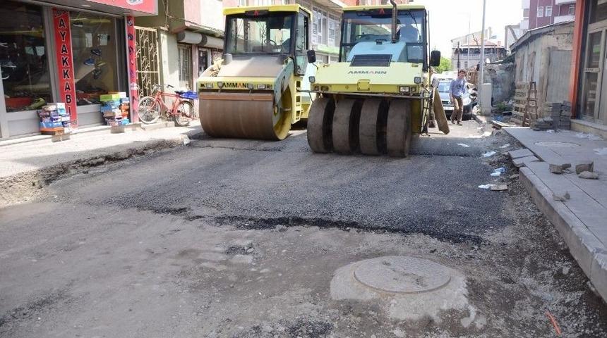 Ağrı Belediyesi Asfalt &Ccedil;alışmaları Devam Ediyor