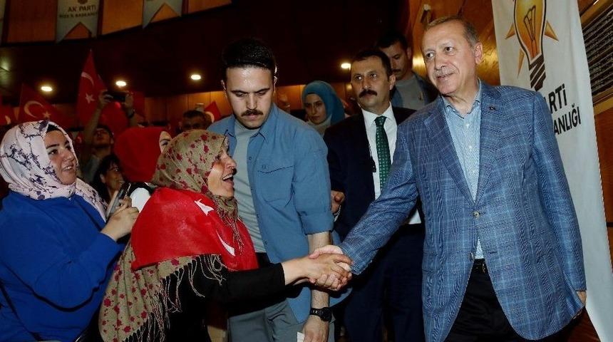 Cumhurbaşkanı Erdoğan Rize&rsquo;de Ak Parti İl Danışma Meclisi Toplantısı&rsquo;nda Konuştu (3)