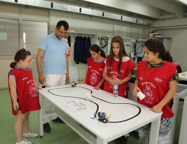 &Ccedil;ocuklar Telden Araba Ve Robot Yaptı 2