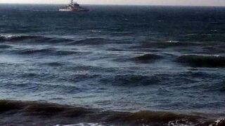 Denize Giren 2 Arkadaştan Biri Kayboldu, Diğeri Son Anda Kurtarıldı