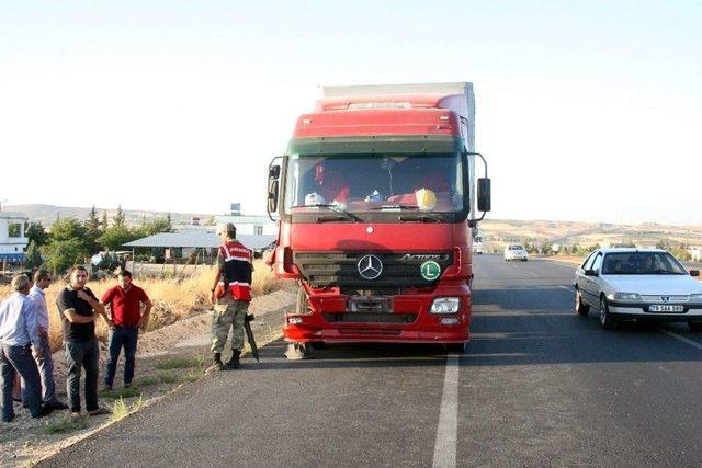 Üzüm Bağına Yuvarlanan Traktör Çocuklara Çarptı: 2 Ölü, 1 Yaralı