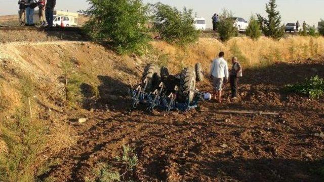 Tır'ın Çarptığı Traktör, Çocukların Üzerine Devrildi: 2 Ölü, 1 Yaralı