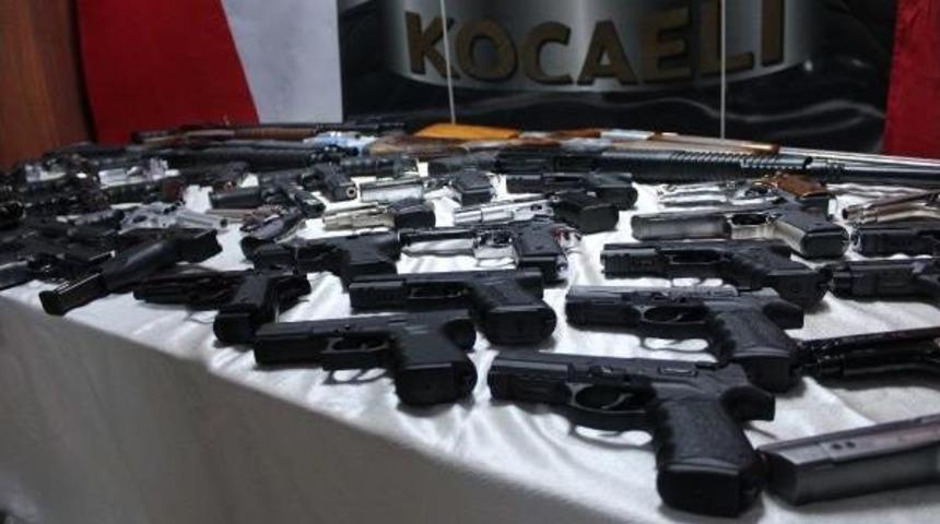 Kocaeli'de D&uuml;ğ&uuml;n Ve Asker Uğurlamalarında Kullanılan 46 Silah Ele Ge&ccedil;irildi