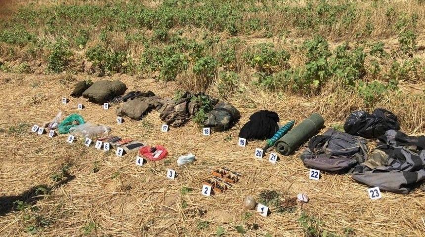 Pkk&rsquo;lıların Sırt &Ccedil;antalarında &Ccedil;ok Sayıda M&uuml;himmat Ele Ge&ccedil;irildi