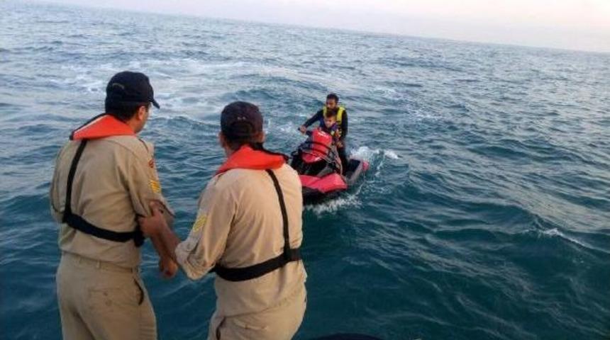 Bartın'da Y&uuml;zmeye Gittikleri Koyma Mahsur Kalan 9 Kişi Kurtarıldı (2)- Yeniden