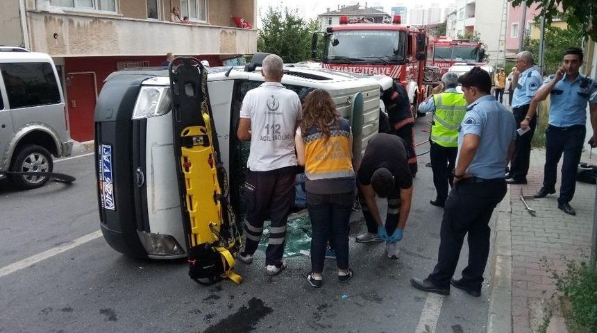 Ataşehir&rsquo;de Polis Otosu Devrildi, 1 Polis Yaralandı