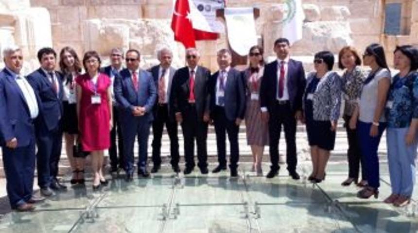 D&uuml;nya&rsquo;nın İlk Meclis Binası Patara&rsquo;da Uluslararası Kongre D&uuml;zenlendi
