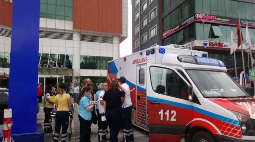 Gebze'de Yangın &Ccedil;ıkan Hastane Boşaltıldı