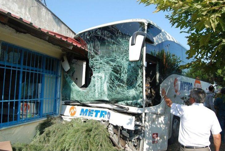 Ordu’da Otobüs Kazası: 2’si Ağır 8 Yaralı G1