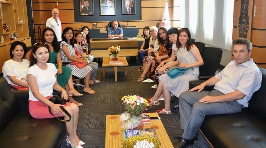 Kazak Gazeteciler Hersek&rsquo;e Hayran Kaldı