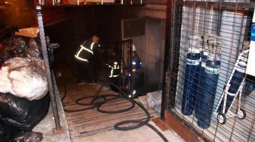 &Ouml;zel Hastanede &Ccedil;ıkan Yangın &Ccedil;abuk S&ouml;nd&uuml;r&uuml;ld&uuml;