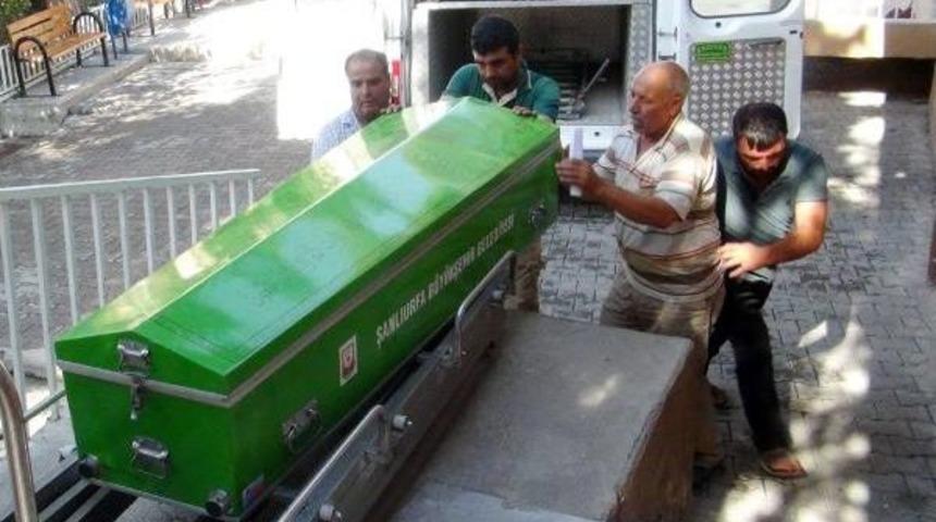 T&uuml;fekle Şakalaşırken Arkadaşını &Ouml;ld&uuml;rd&uuml;