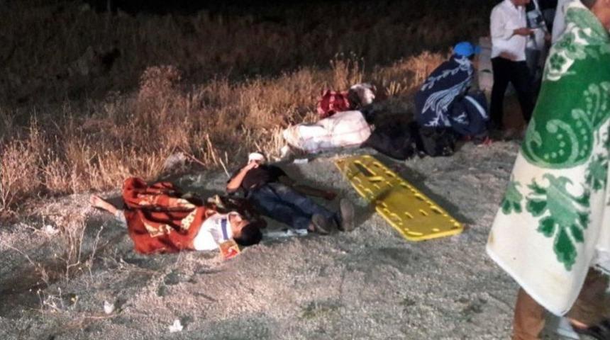 Erzurum&rsquo;da Trafik Kazası: 1 &Ouml;l&uuml;, 13 Yaralı