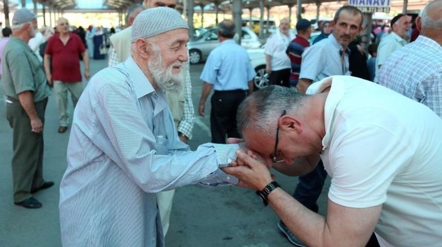 Sapanca’da Hacı Adayları Uğurlandı