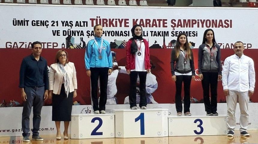 B&uuml;y&uuml;kşehir Kağıtspor Karate&rsquo;den Milli Takıma 6 Sporcu