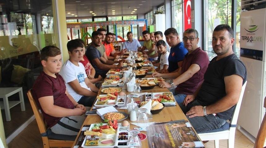 Termal Park&rsquo;tan &Ccedil;an Belediyesi G&uuml;reş&ccedil;ilerine Kahvaltı