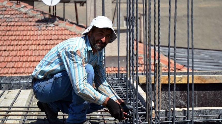 İnşaat İş&ccedil;ilerinin Sıcak Mesaisi
