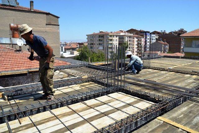 İnşaat İş&ccedil;ilerinin Sıcak Mesaisi 1