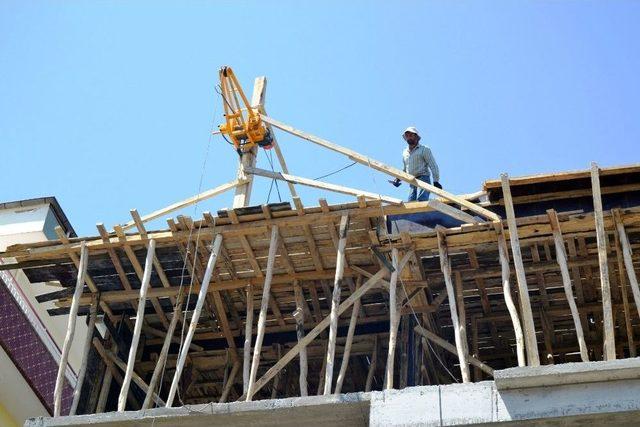 İnşaat İş&ccedil;ilerinin Sıcak Mesaisi 2