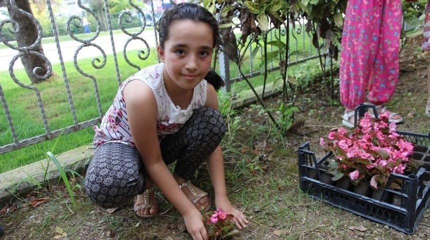 Minik Eller, Okul Ve Cami Bah&ccedil;elerini S&uuml;sledi