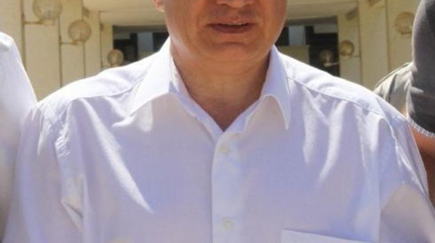 Emekli Olan Profes&ouml;r&uuml;n Ardından Davul &Ccedil;aldıran Eski Rekt&ouml;r 5 Bin Lira Tazminat &Ouml;deyecek