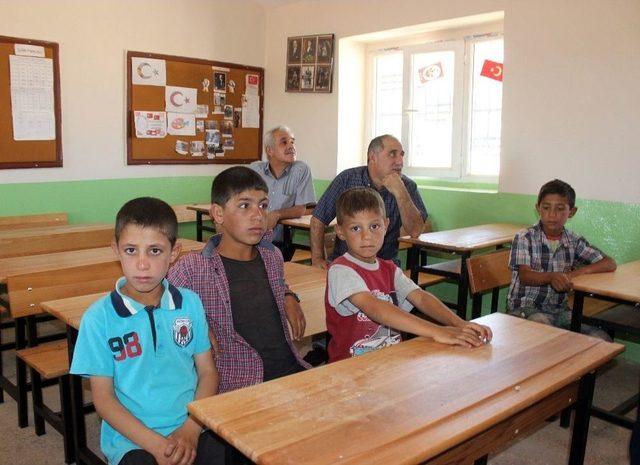 Şehit &Ouml;ğretmenin İsmi G&ouml;rev Yaptığı Okula Verildi 2