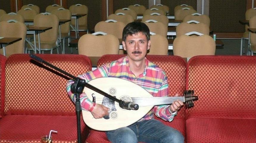 Doç. Dr. Demir’in Müzik Ve Halk Dansları Sevgisi