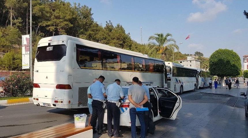 Sahte Plaka Kullanan 2 Servis Aracı Trafikten Men Edildi
