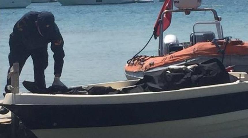 Koyda Demirli Teknede 100 Kilo Esrar Ele Ge&ccedil;irildi