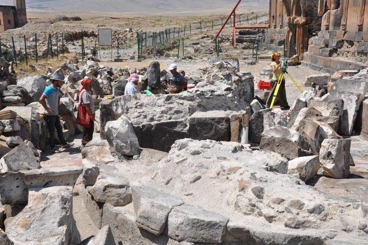 Ani’de Kazı Çalışmalarında Bulundu, Müzede Sergileniyor G4