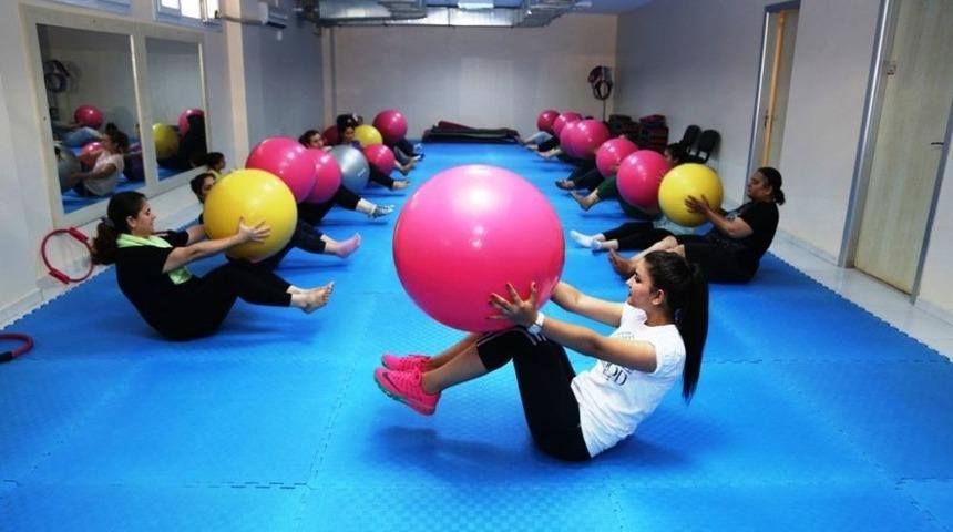 Y&uuml;reğirli Kadınlar Fitness Yaparak Zayıflıyor