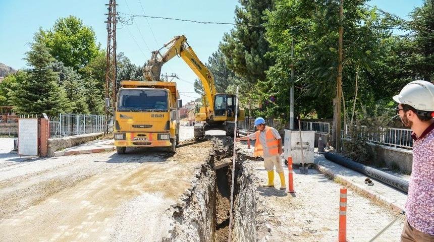 Maski Hekimhan&rsquo;da &Ccedil;alışmalarını S&uuml;rd&uuml;r&uuml;yor