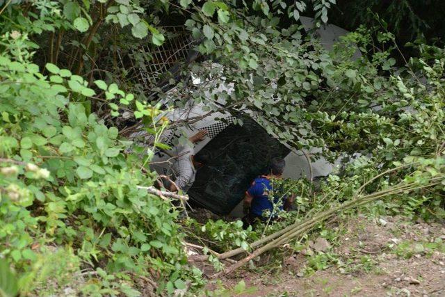 Fındık İşçilerini Taşıyan Minibüs Şarampole Yuvarlandı: 2’si Ağır 17 Yaralı