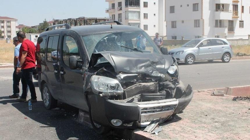 Elazığ&rsquo;da Trafik Kazası: 4 Yaralı